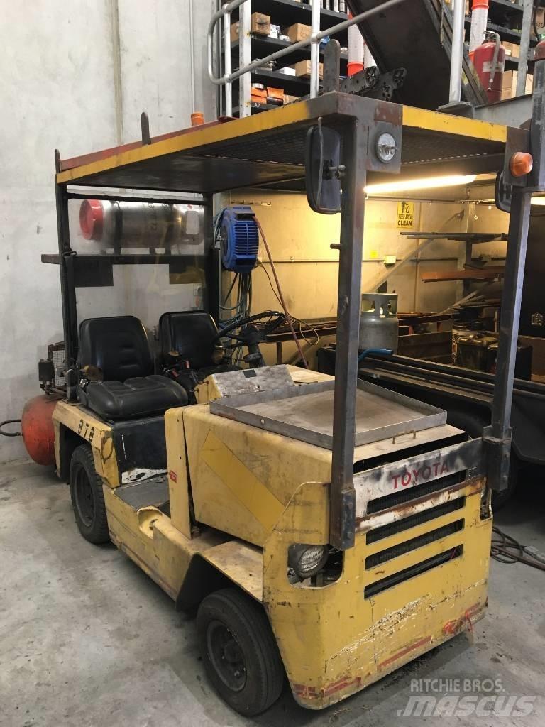 Toyota 2TG10 Camioane de tractiune
