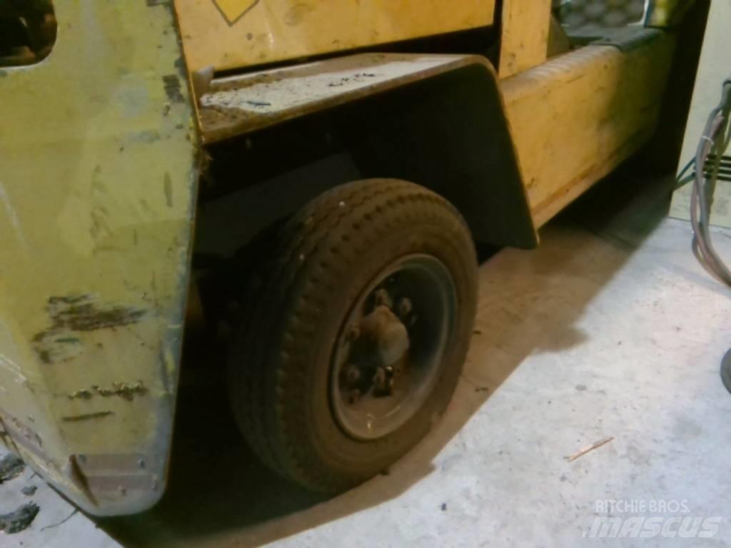 Toyota 2TG10 Camioane de tractiune