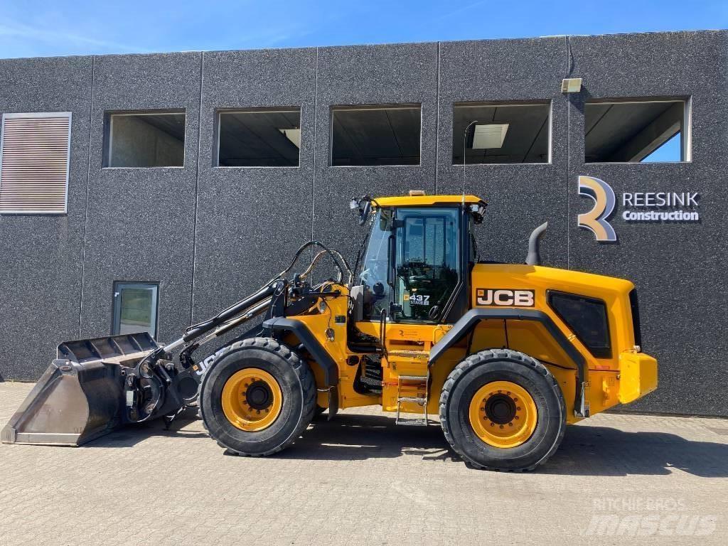 JCB 437 HT HL Incarcator pe pneuri