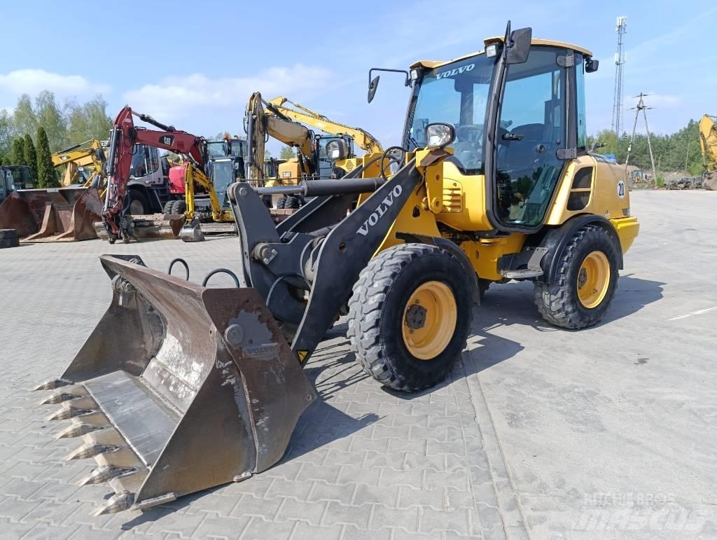 Volvo L 25 F Incarcator pe pneuri
