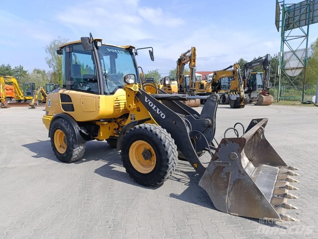 Volvo L 25 F Incarcator pe pneuri