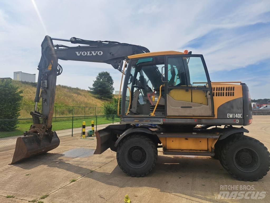 Volvo EW 140 C Excavatoare cu roti