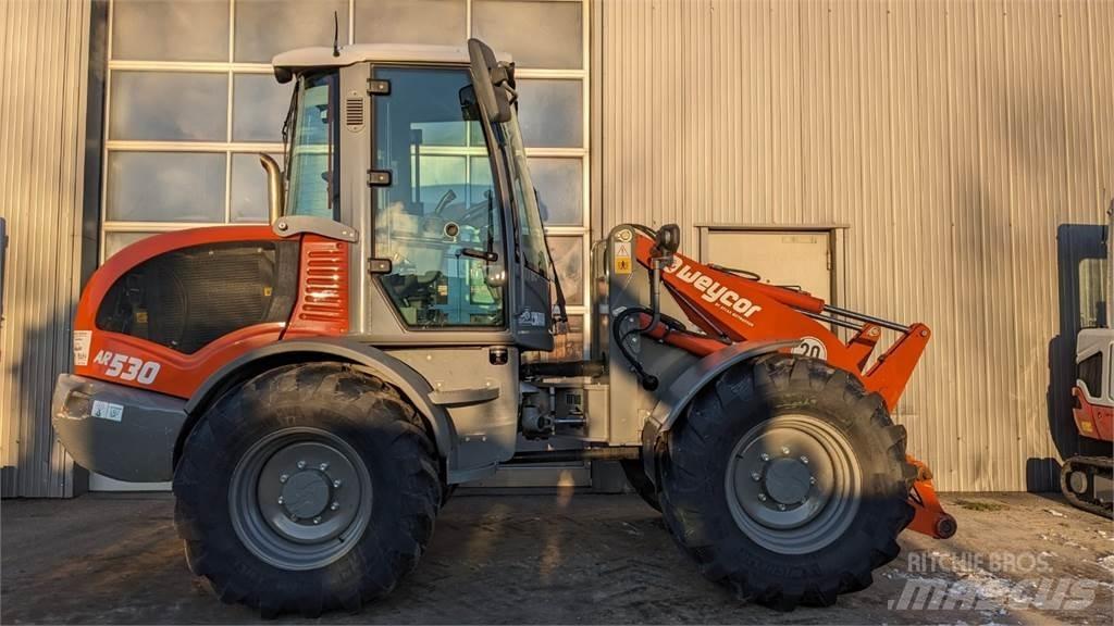 Atlas AR530 Incarcator pe pneuri