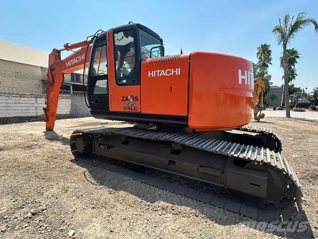 Hitachi ZX 225 Excavatoare pe șenile
