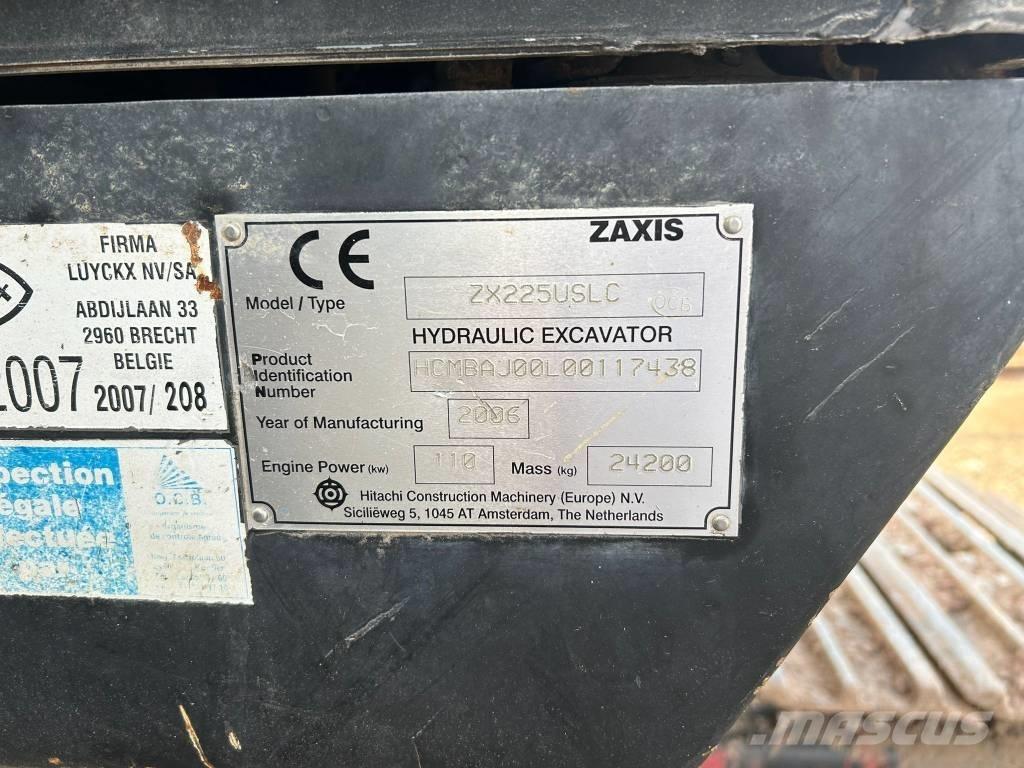 Hitachi ZX 225 Excavatoare pe șenile
