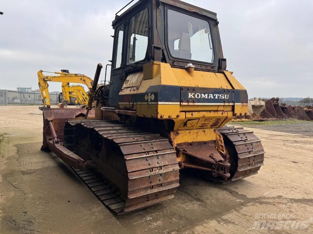 Komatsu D63E-1 Buldozere pe senile