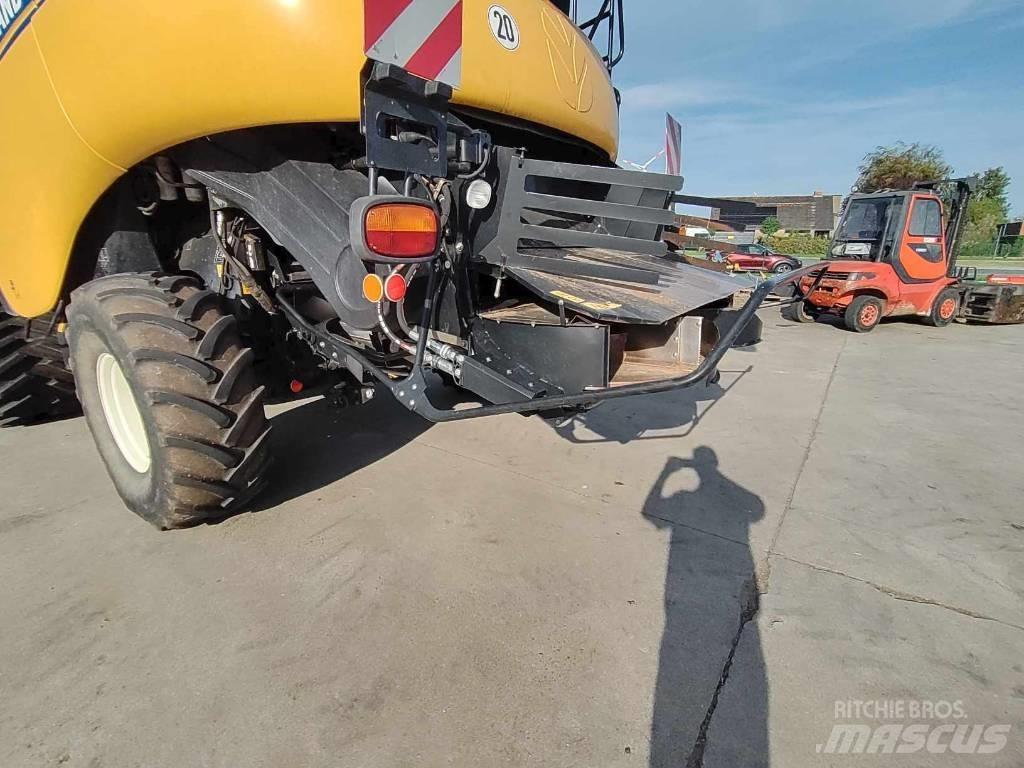 New Holland CR 9090 Combine de secerat