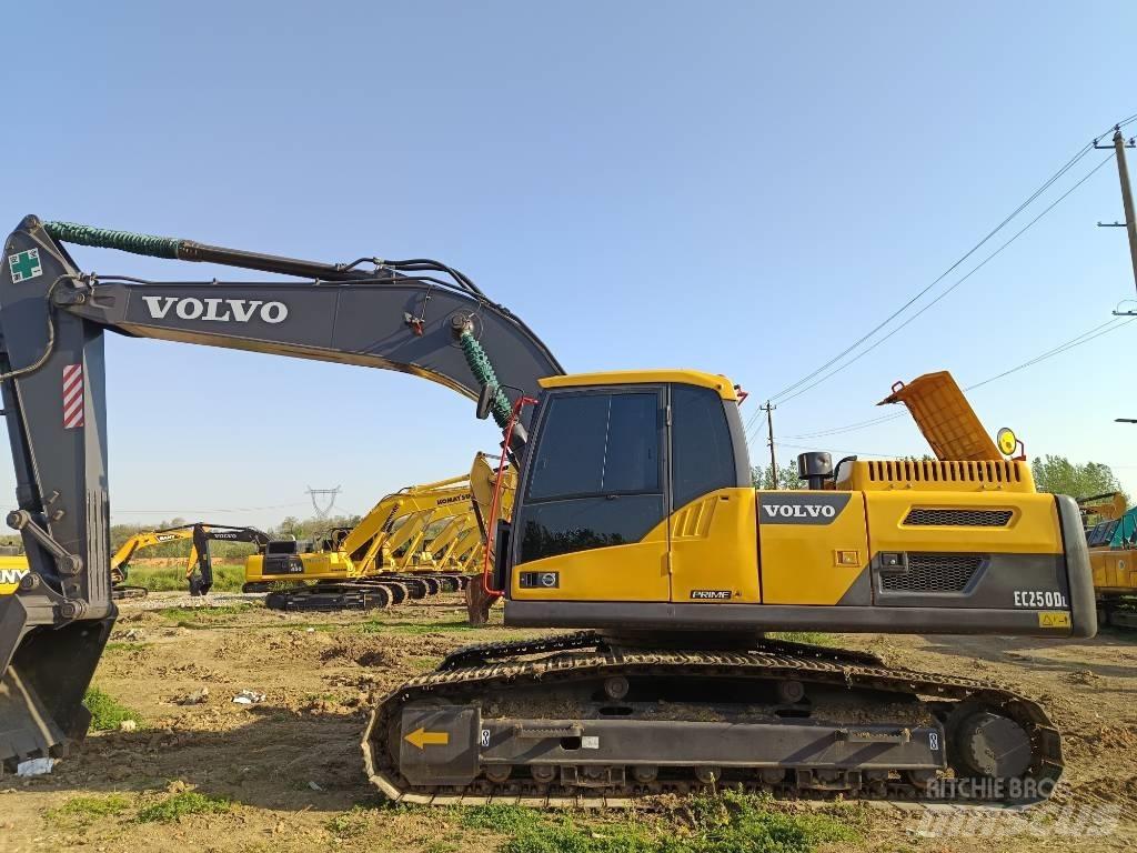 Volvo EC 250 Excavatoare pe șenile
