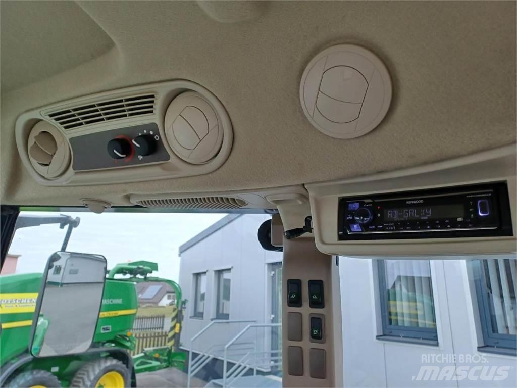 John Deere 5058E Tractoare