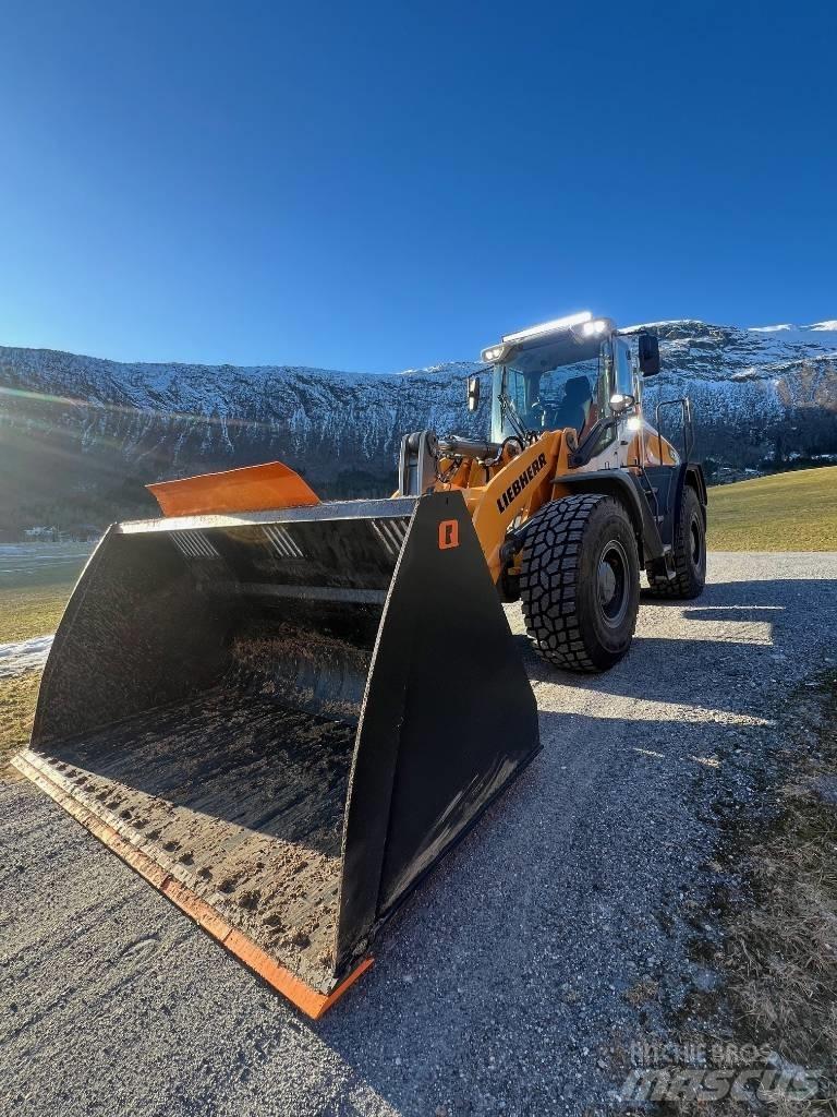 Liebherr L 538 Incarcator pe pneuri
