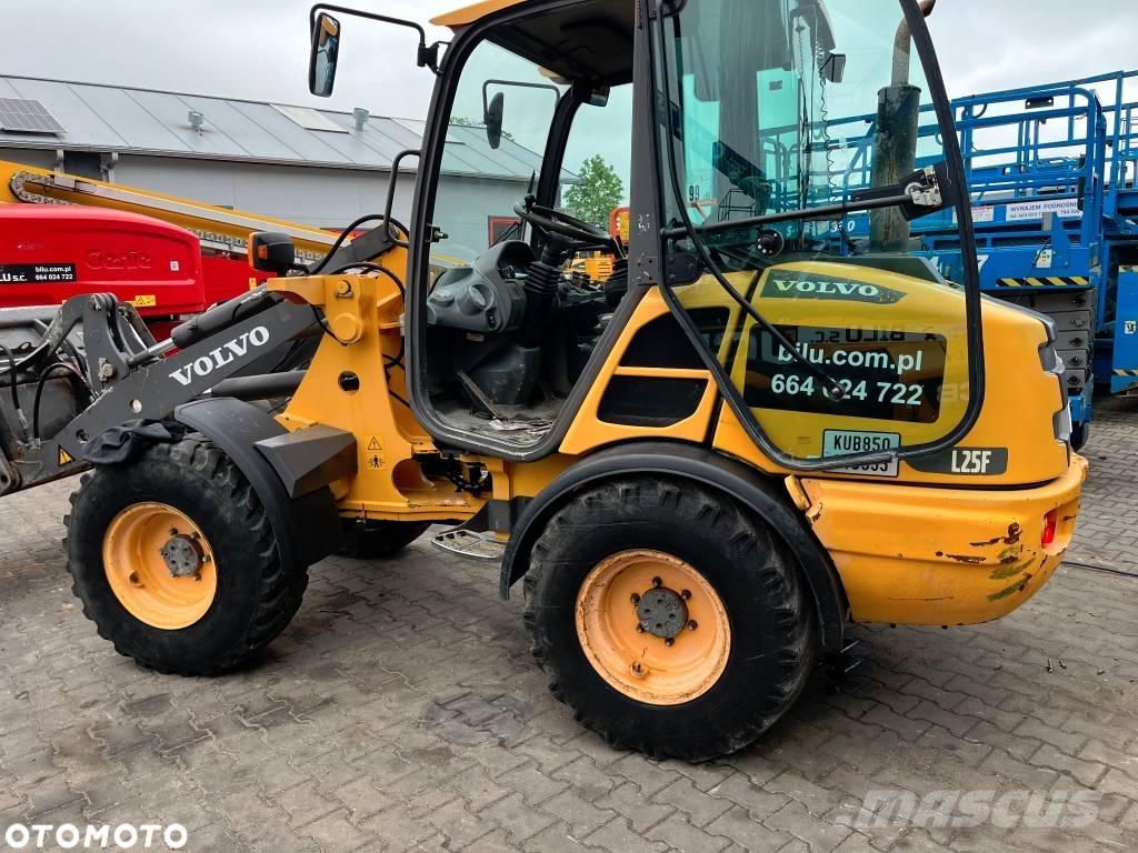 Volvo L 25 F Incarcator pe pneuri