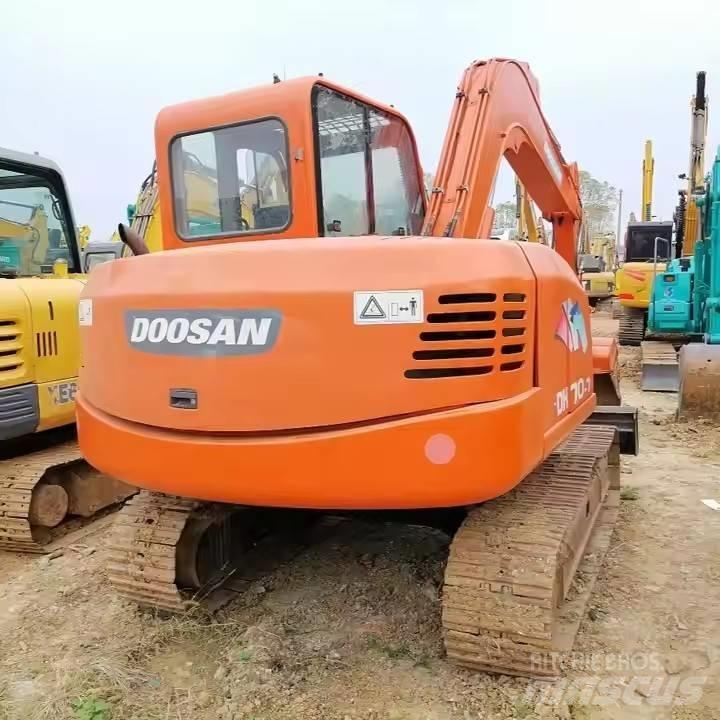 Doosan DH70-7 Excavatoare pe șenile
