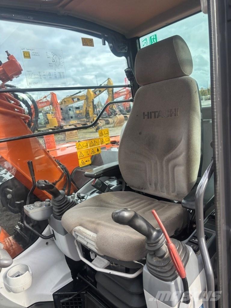 Hitachi ZX 85 US-5A Excavatoare 7t - 12t