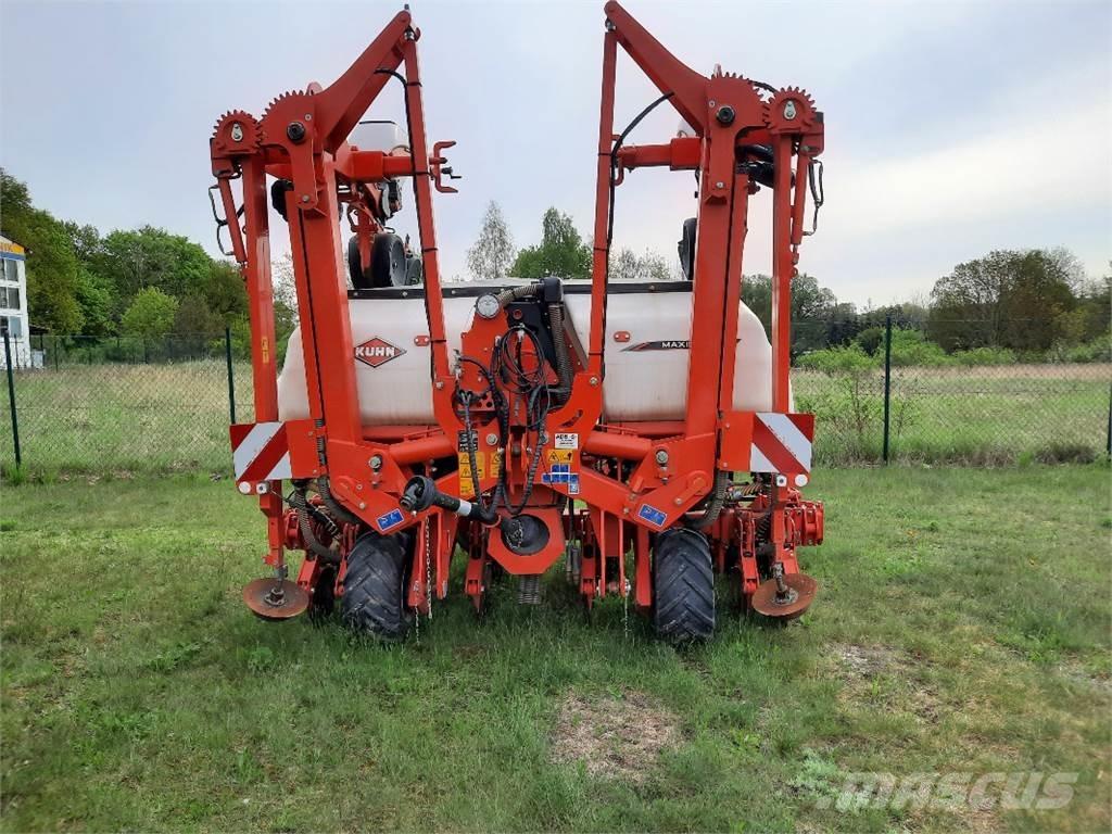 Kuhn Maxima 3RT Masini cu insamantare precisa