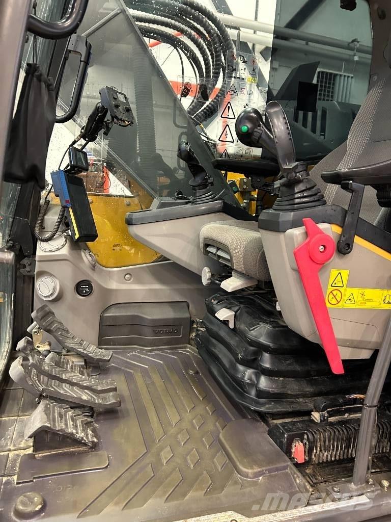 Volvo ECR 235 E Excavatoare pe șenile
