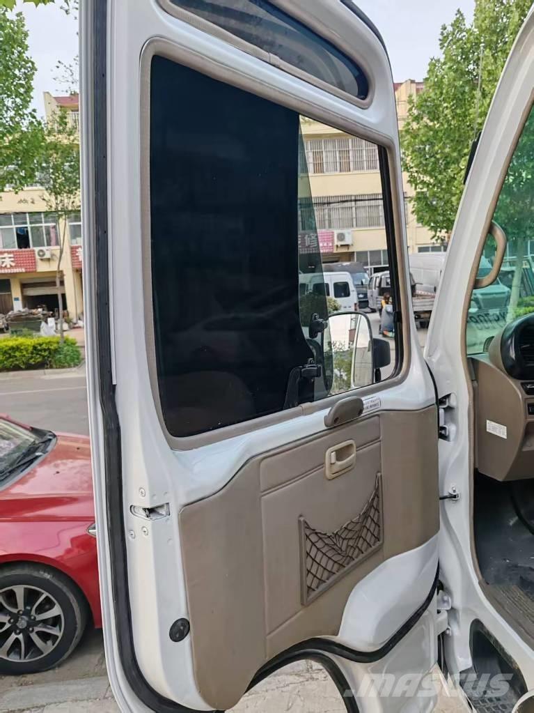 Toyota Coaster Autobuze intercity