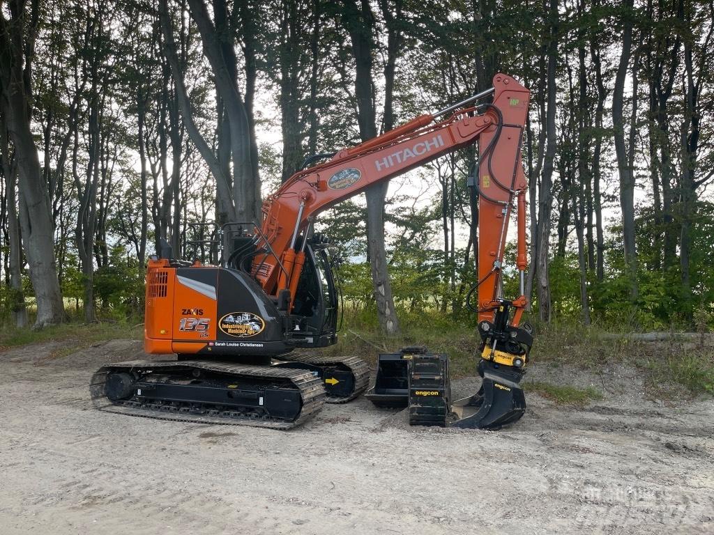 Hitachi ZX 135 US-7 Excavatoare pe șenile
