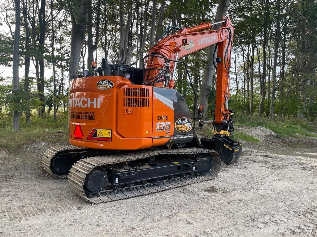 Hitachi ZX 135 US-7 Excavatoare pe șenile
