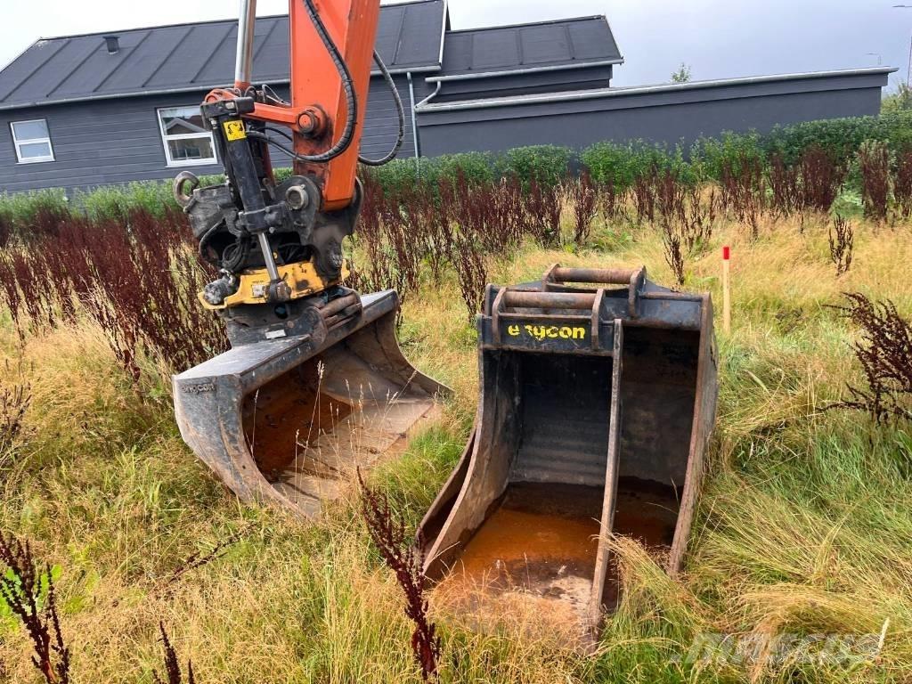 Hitachi ZX 135 US-7 Excavatoare pe șenile
