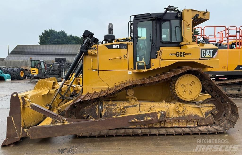 CAT D6T Buldozere pe senile