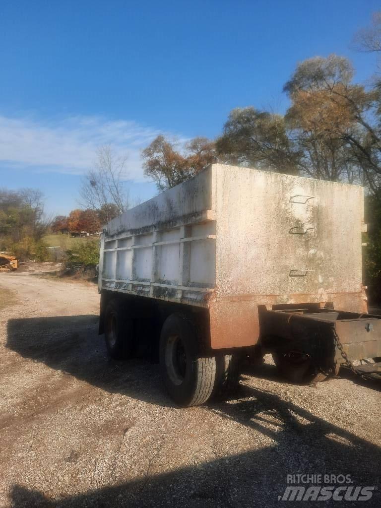 Smith Pup Trailer Remorci basculante