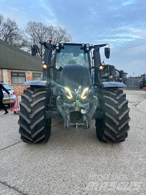 Valtra T 235 D Tractoare