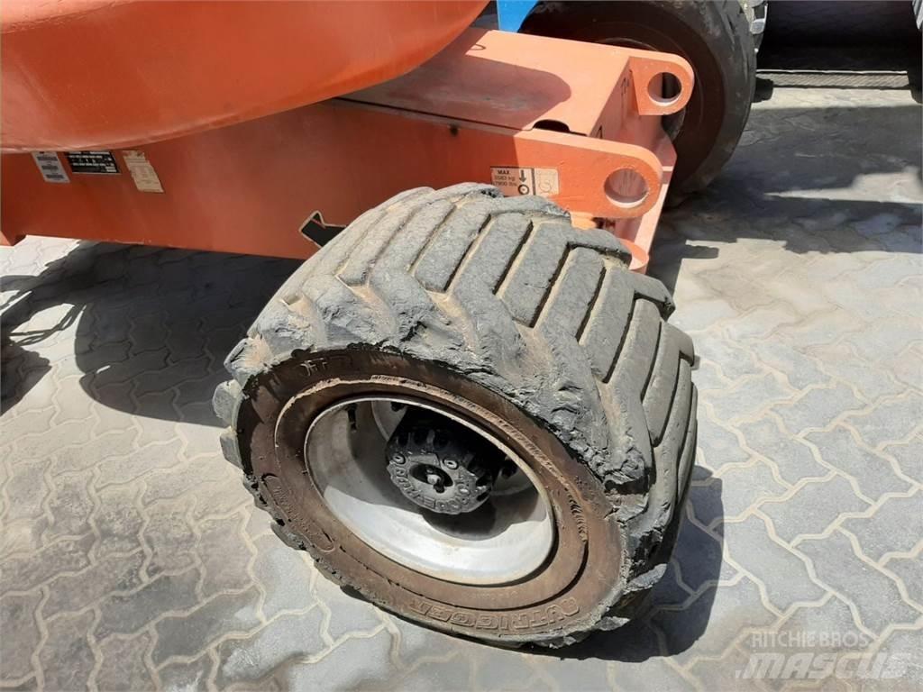 JLG 450AJ Nacele cu brat articulat