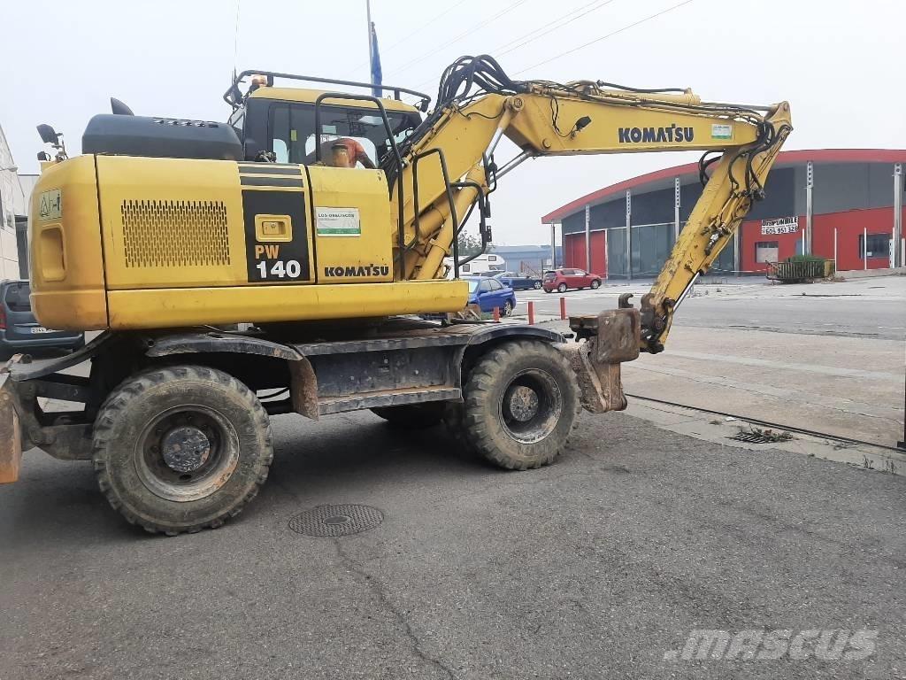 Komatsu PW 140-7 Excavatoare cu roti