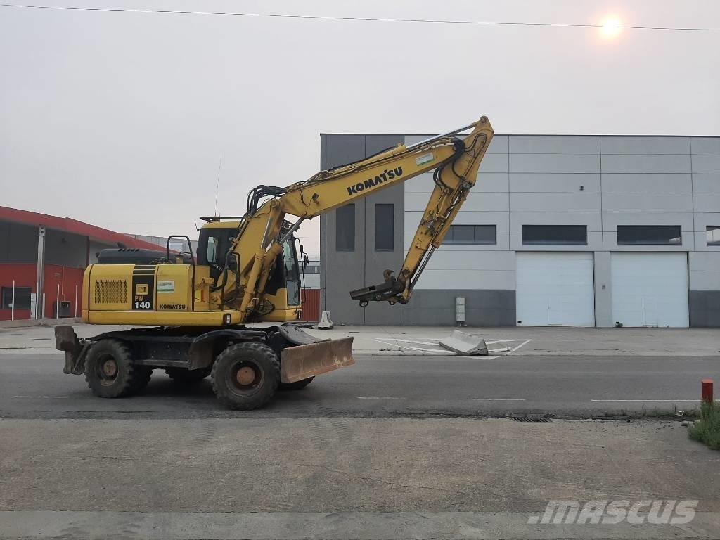 Komatsu PW 140-7 Excavatoare cu roti