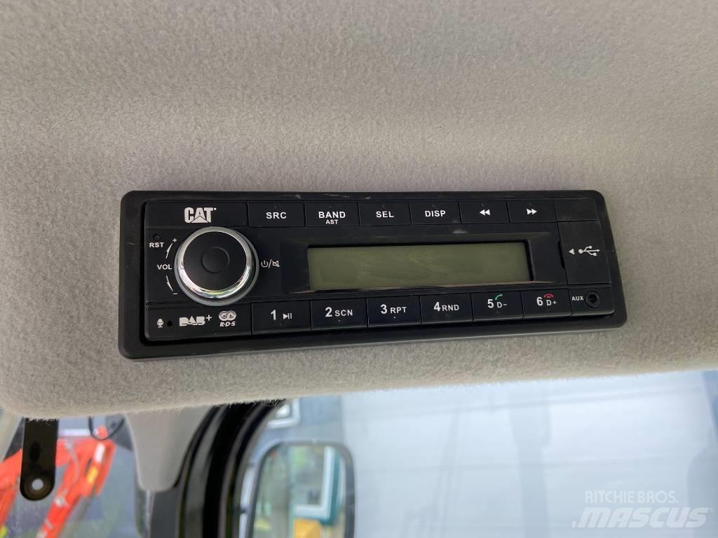 CAT 906 Incarcator pe pneuri