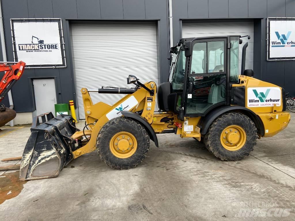 CAT 906 Incarcator pe pneuri