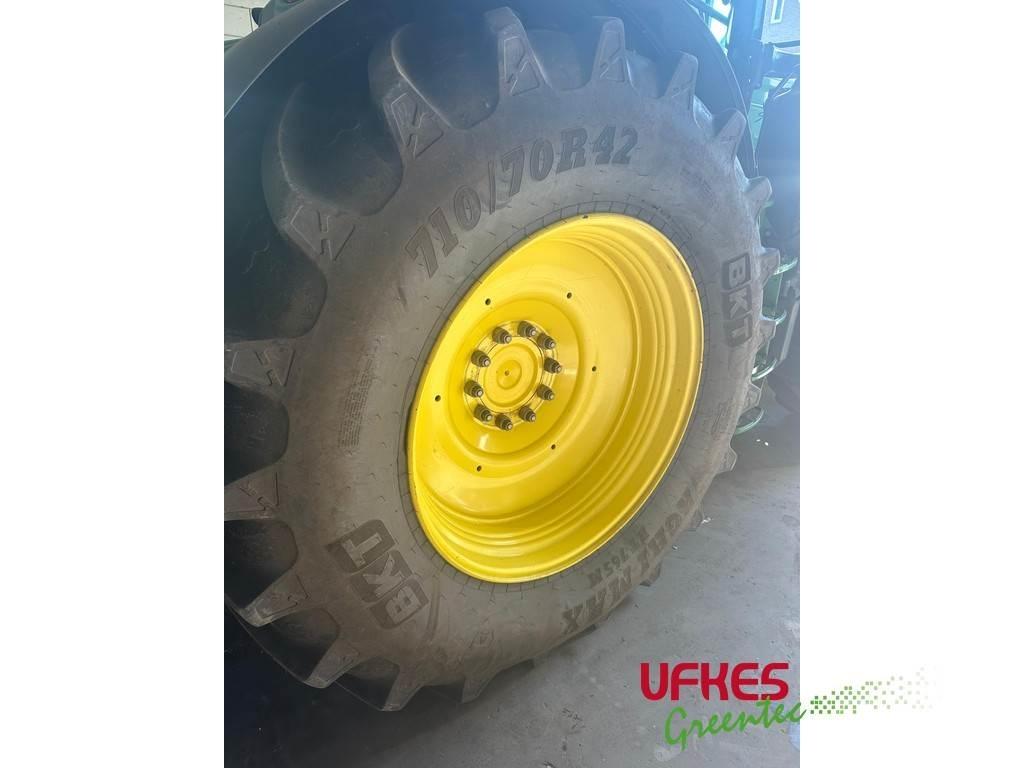 John Deere 6215 R Tractoare