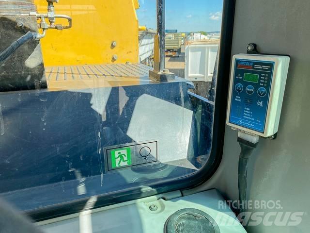 CAT 374F L Excavatoare pe șenile
