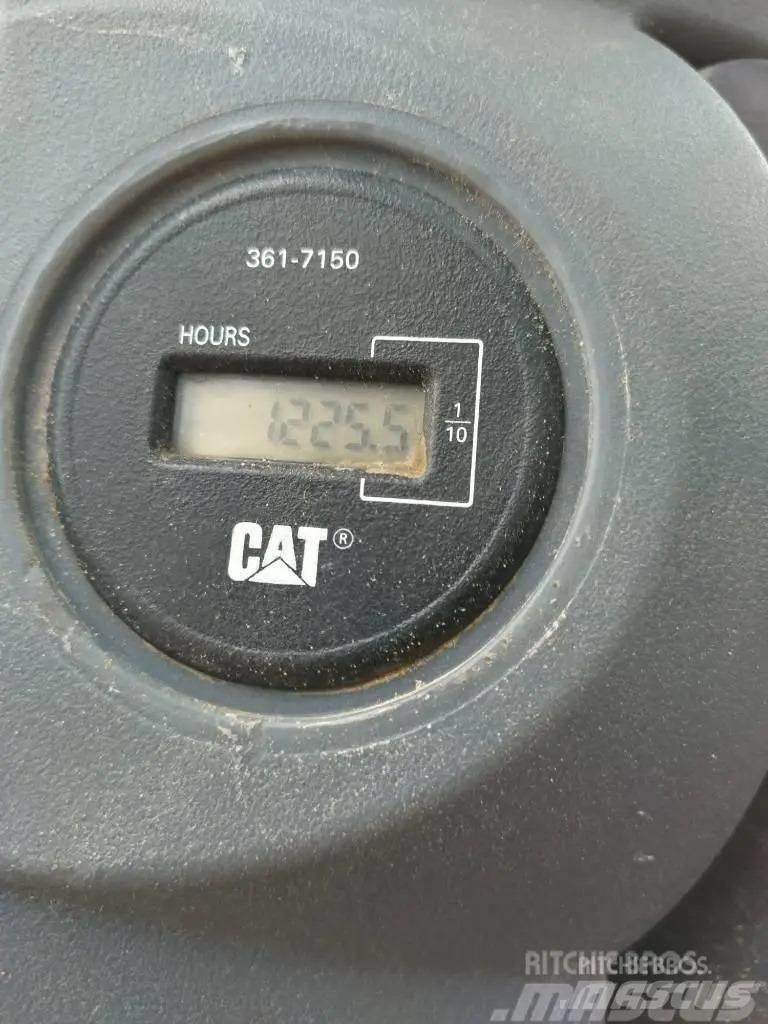 CAT CP 44 Compactoare monocilindrice