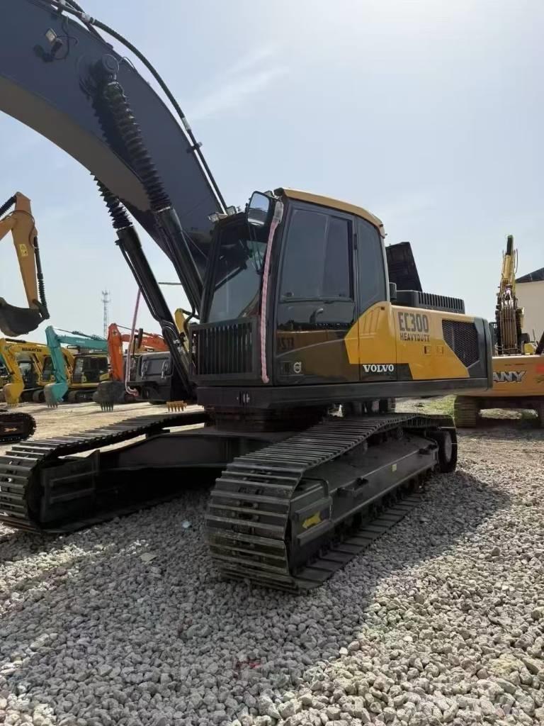 Volvo 300D Excavatoare pe șenile
