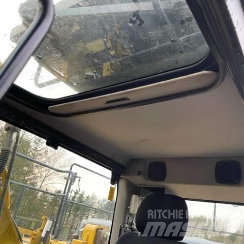 Komatsu PC210 LCI - 10 Tractoare