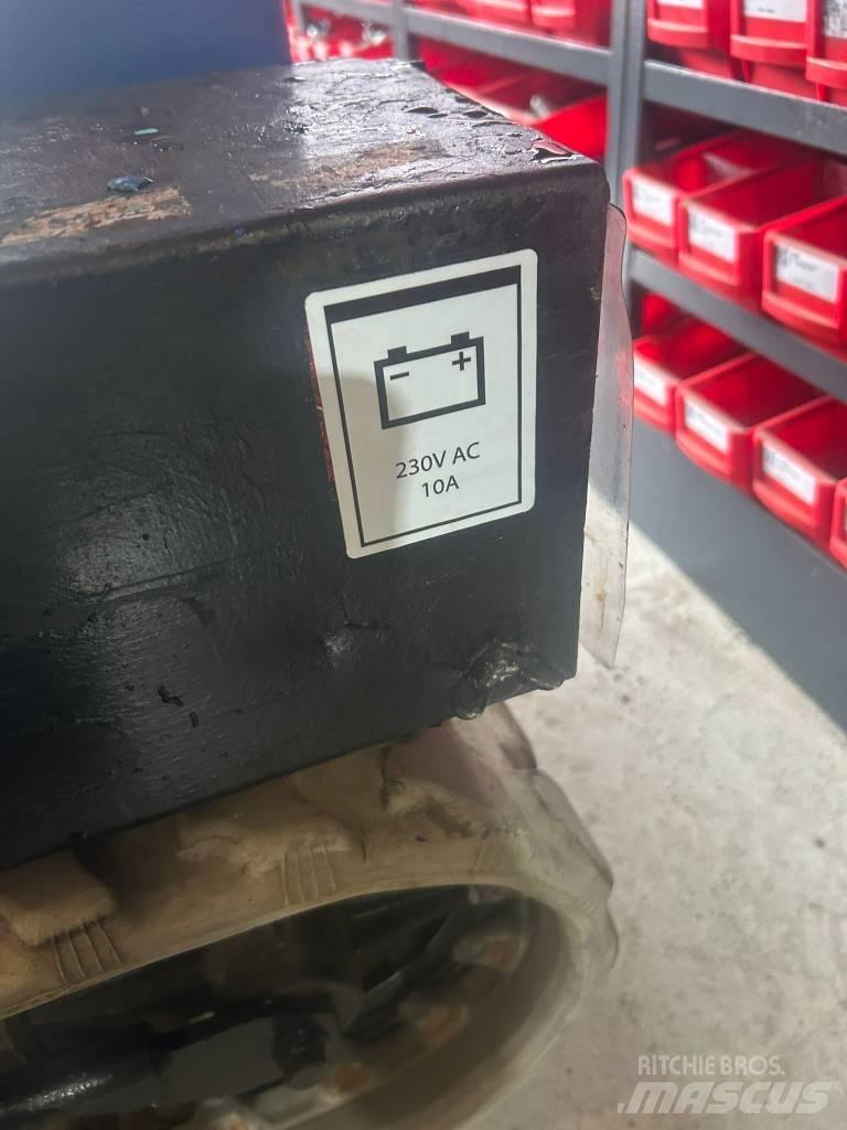 Aichi RM04B Alte ascensoare si platforme