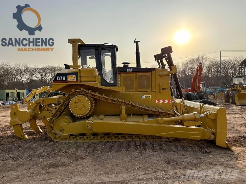 CAT D7R Buldozere pe senile