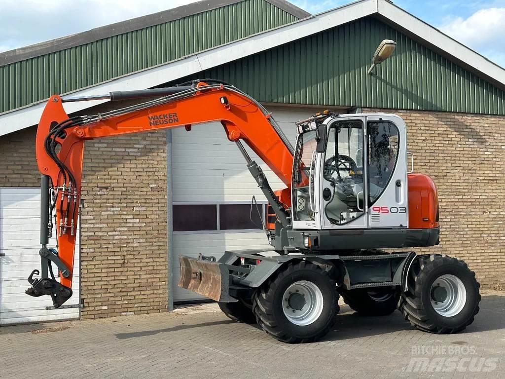 Neuson 9503 Excavatoare 7t - 12t