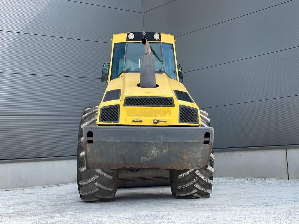 Bomag BW 213 DH-4 Compactoare monocilindrice