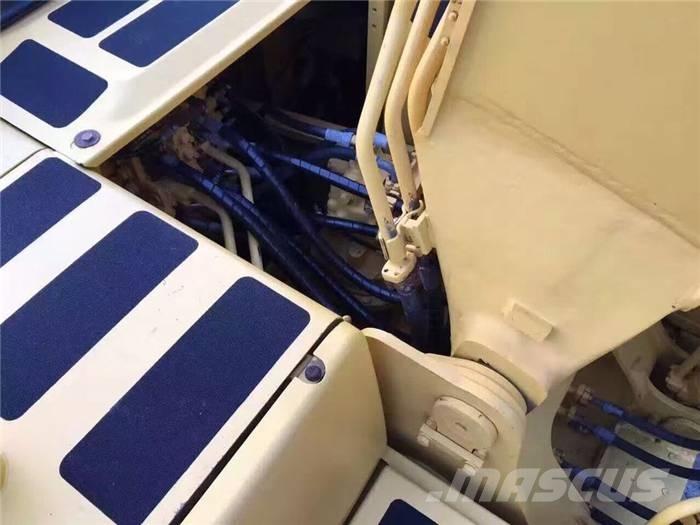 Komatsu PC 200-7 Excavatoare pe șenile
