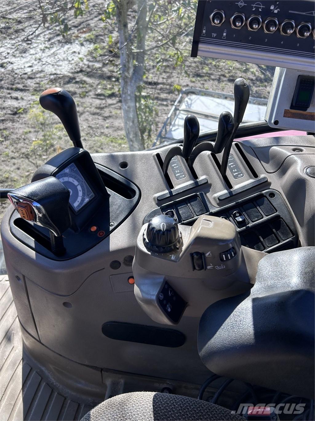 CASE Maxxum 125 Tractoare