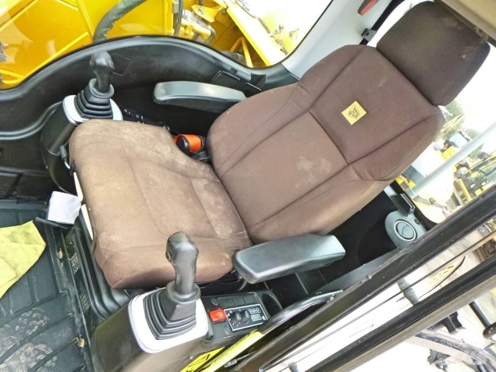 JCB JS 130 LC Excavatoare pe șenile
