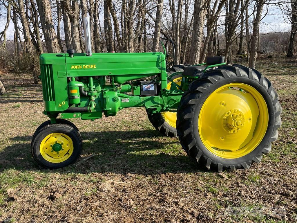 John Deere 40T Tractoare