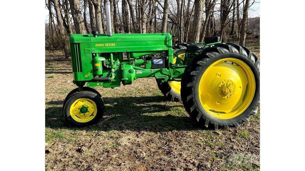 John Deere 40T Tractoare