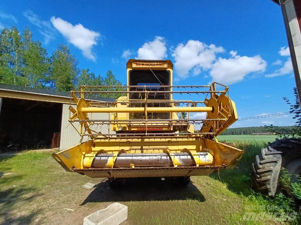 New Holland 8030 Combine de secerat