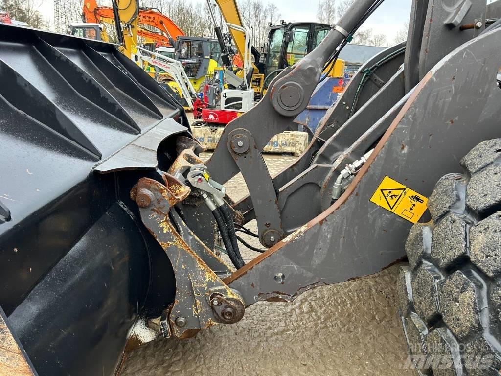 Volvo L 120 H Incarcator pe pneuri