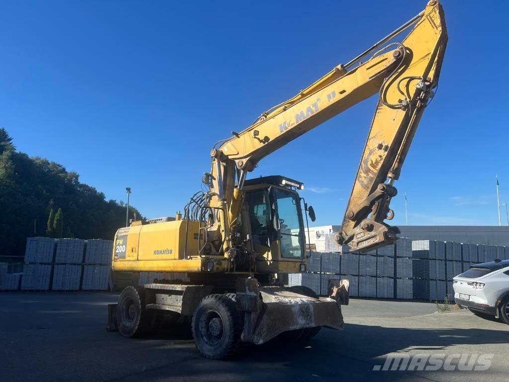 Komatsu PW 200-7 Excavatoare cu roti