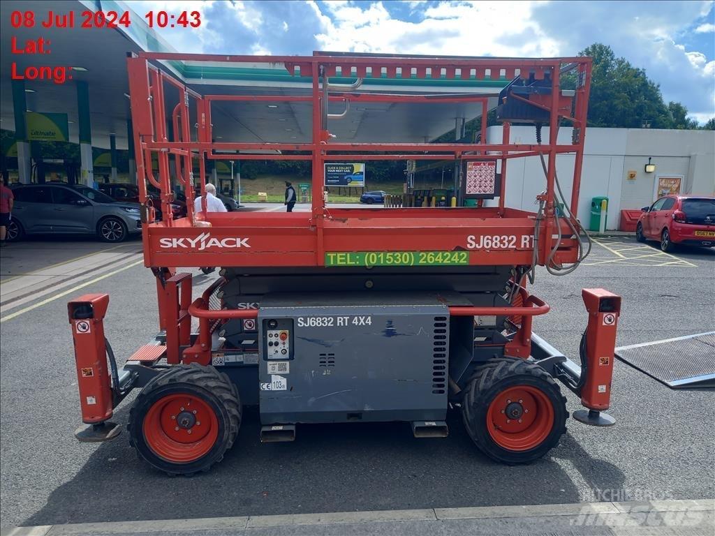 SkyJack SJ 6832 RT Platforme foarfeca