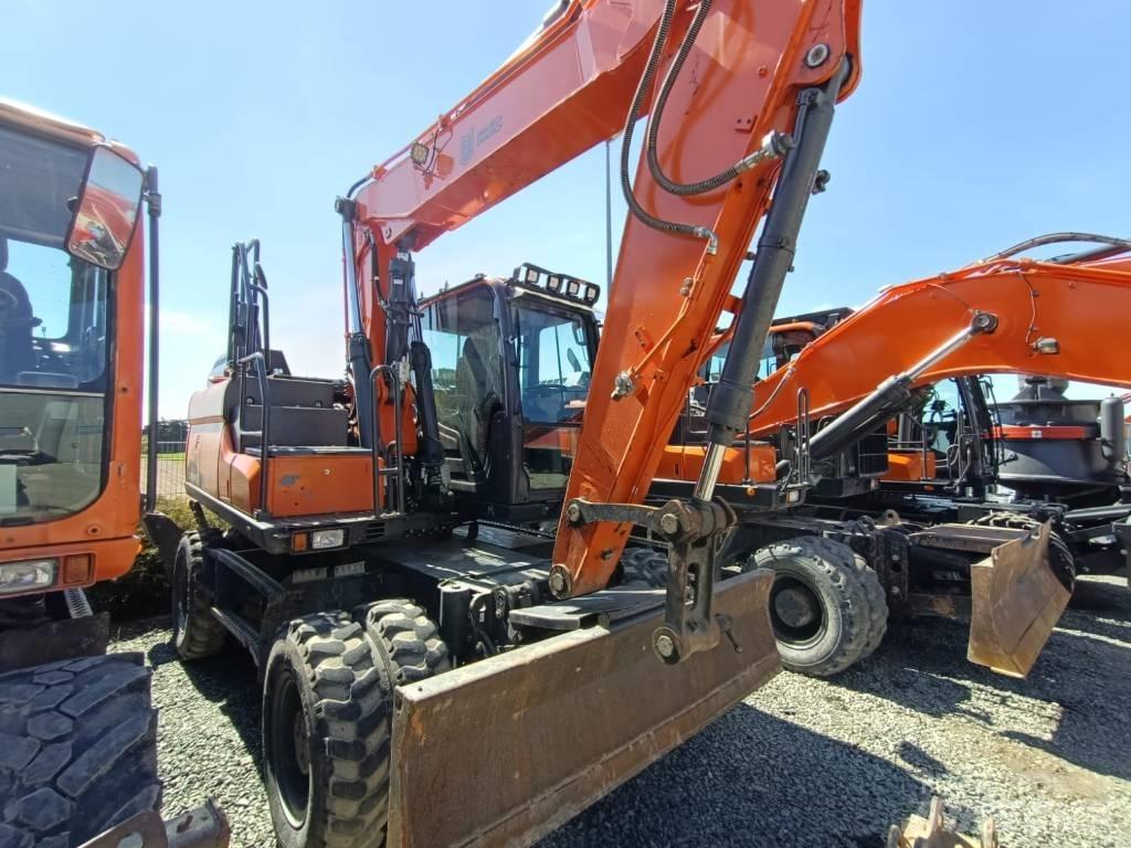 Doosan DX140W-5 Excavatoare cu roti